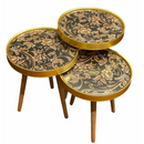 Set 3 Tavolini da Caffè con Design Floreale Oro-Nero - Gambe in Legno Naturale, Misure Diverse