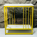 Tavolino Laterale Moderno con 2 Ripiani – Piano Effetto Marmo e Telaio in Metallo Giallo, Design Elegante e Versatile per Soggiorno, Camera da Letto o Ufficio