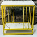 Tavolino Laterale Moderno con 2 Ripiani – Piano Effetto Marmo e Telaio in Metallo Giallo, Design Elegante e Versatile per Soggiorno, Camera da Letto o Ufficio