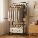 Stender Doppio Multifunzione per Abiti con Ruote, 2 Barre ad Altezze Diverse, Ripiani e Ganci Laterali, Organizer Guardaroba per Abiti e Scarpe